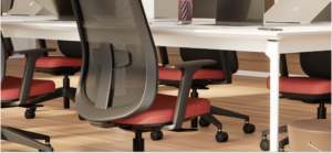 Leia mais sobre o artigo Ergonomia no Trabalho: Por Que o Conforto se Tornou um Diferencial Estratégico para as Empresas